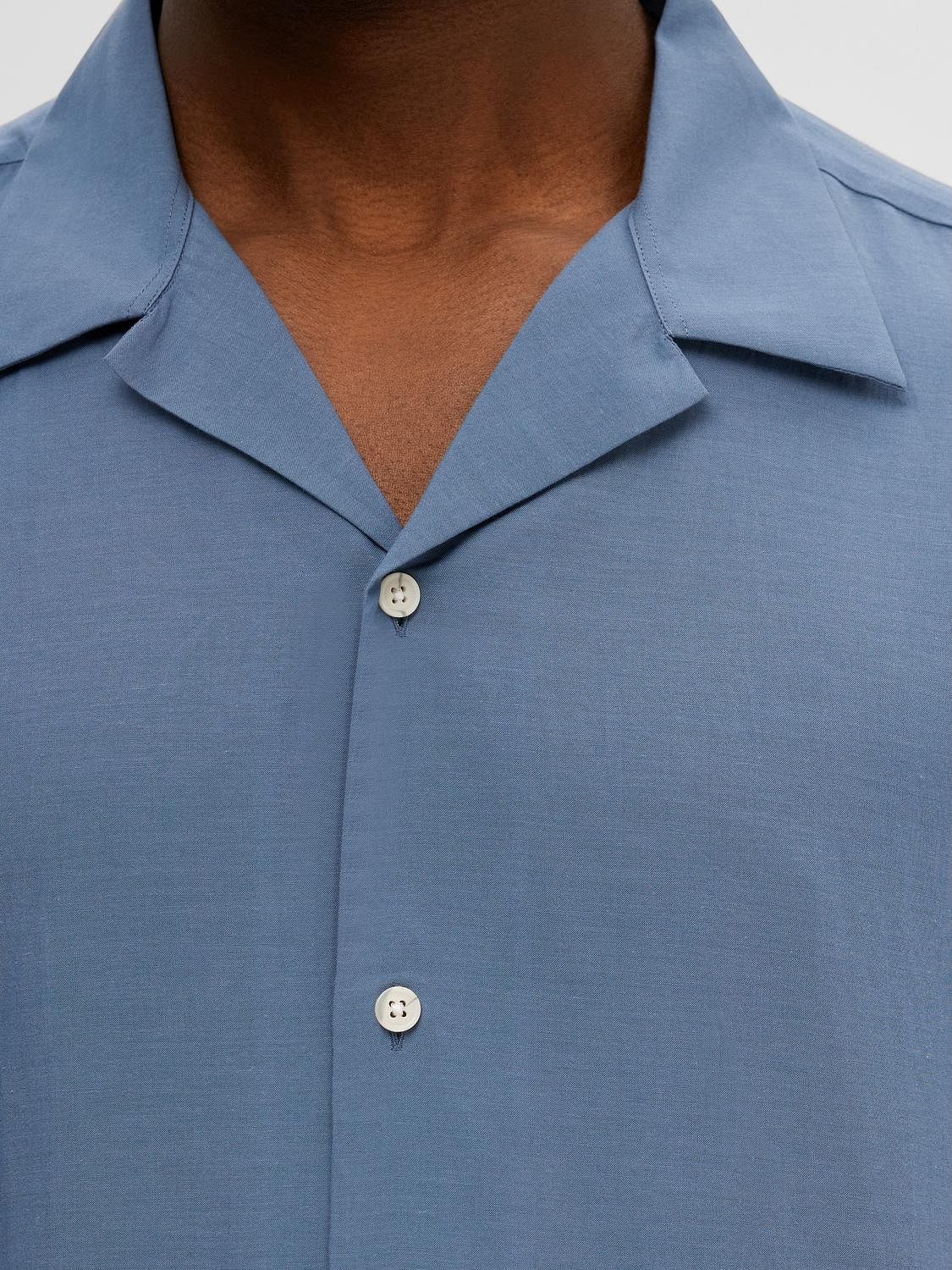 Light Green Cuban Collar Short Sleeves Shirt