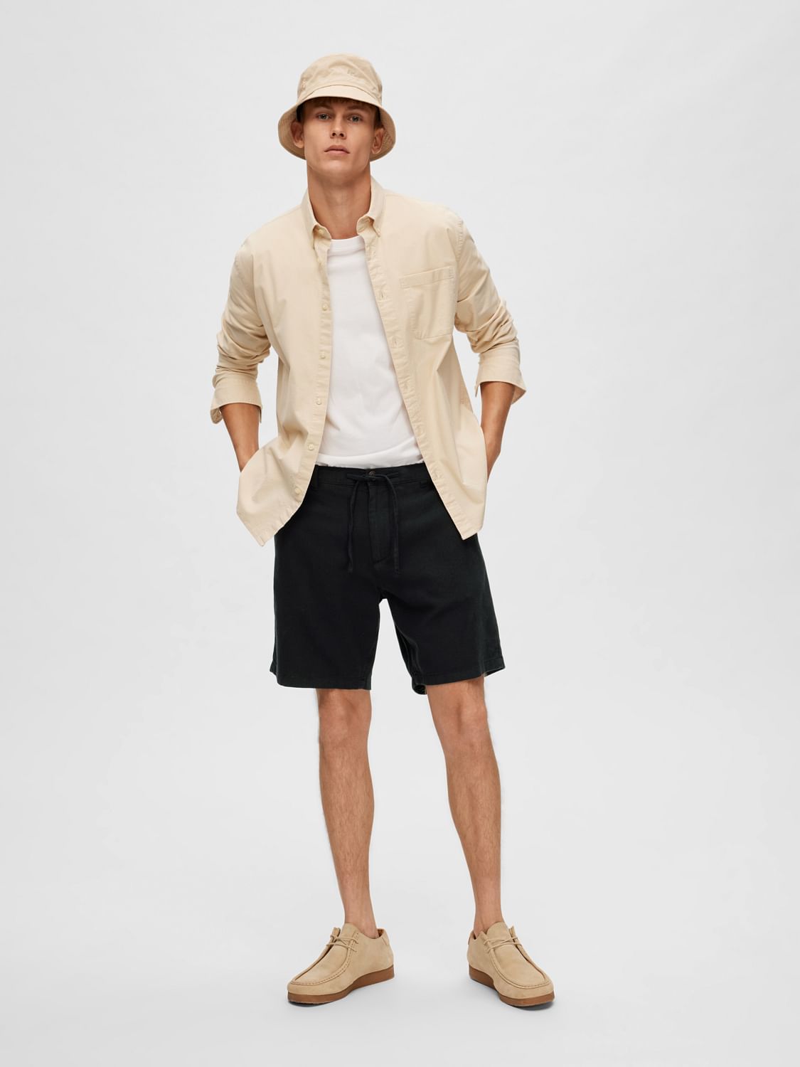 Black Mid Rise Linen Shorts
