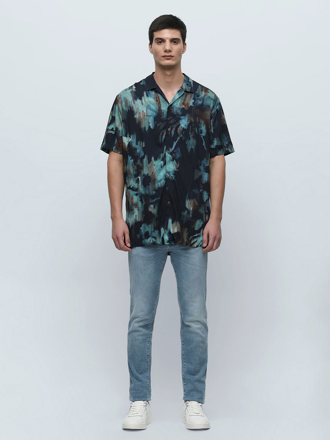 BLUE MID RISE LEON WASHED SLIM FIT JEANS