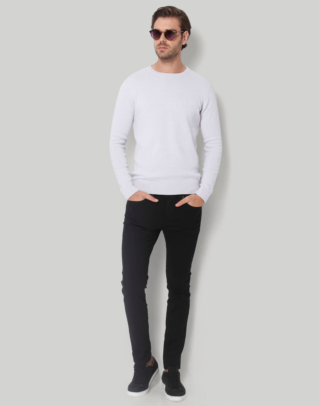 White Pullover