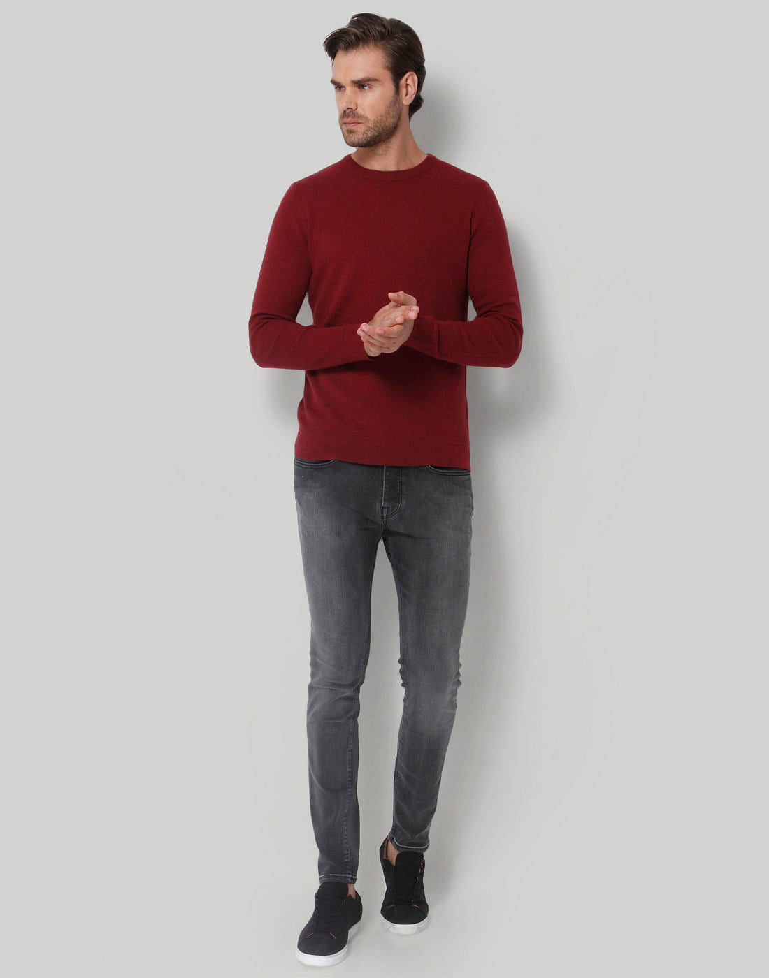 Red Pullover