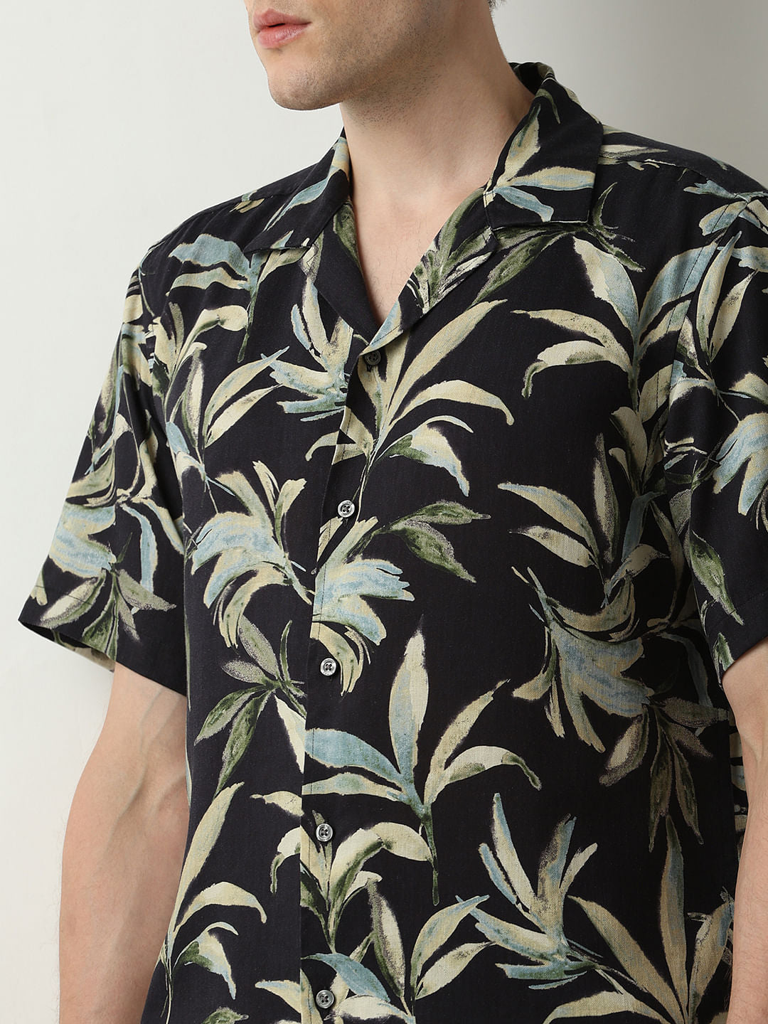 Black Printed Cuban Collar Short Sleeves Shirt