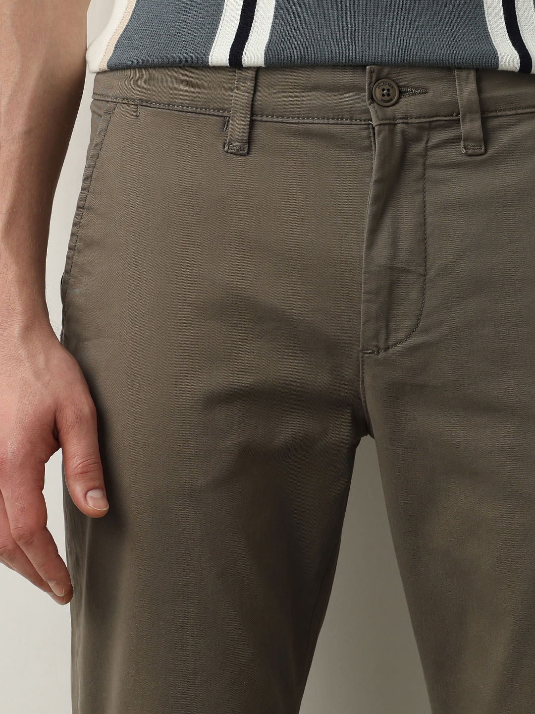 Green Mid Rise Slim Fit Chinos