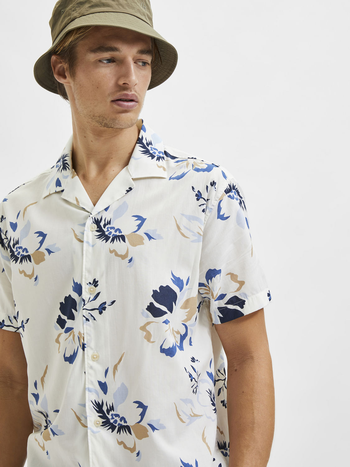 White Floral Cuban Collar Short Sleeves Shirt