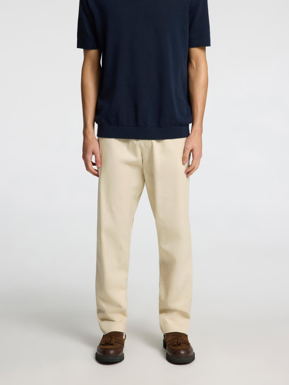 Mid Rise Regular Fit Pants
