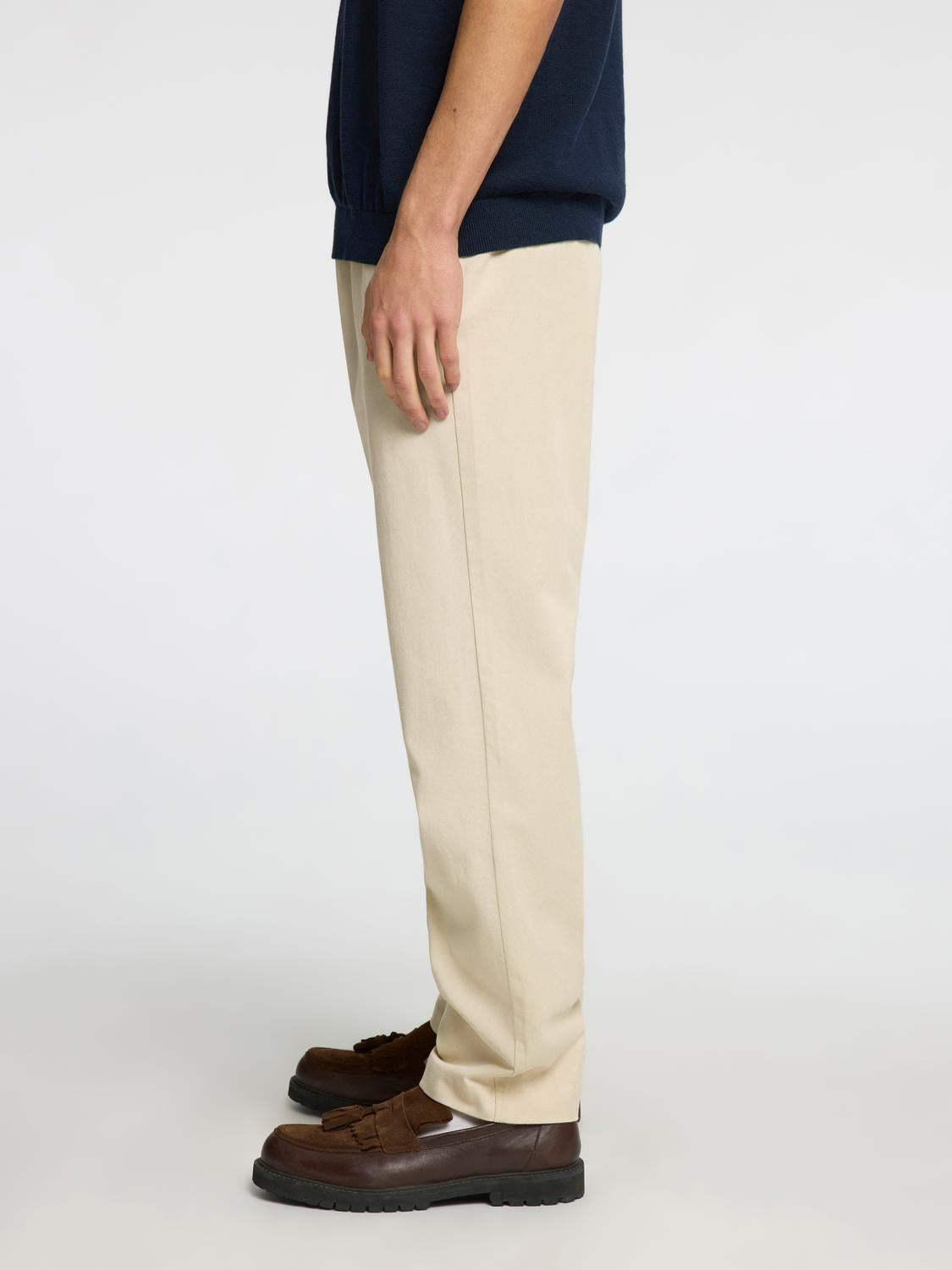 Mid Rise Regular Fit Pants