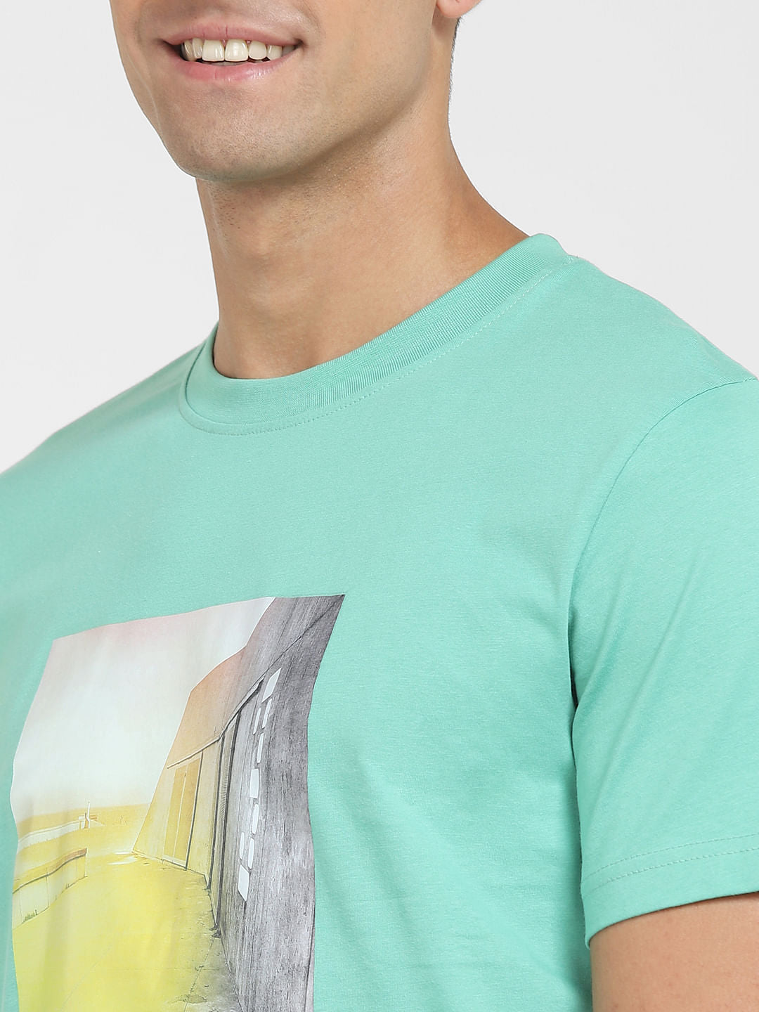 Green Graphic Print Crew Neck T-Shirt