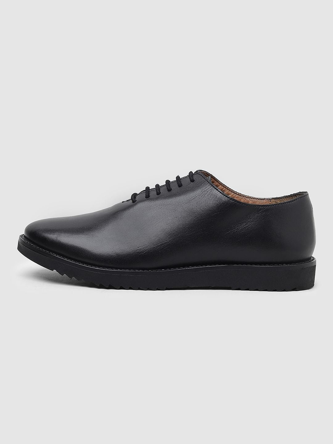 Black Whole Cut Leather Shoes