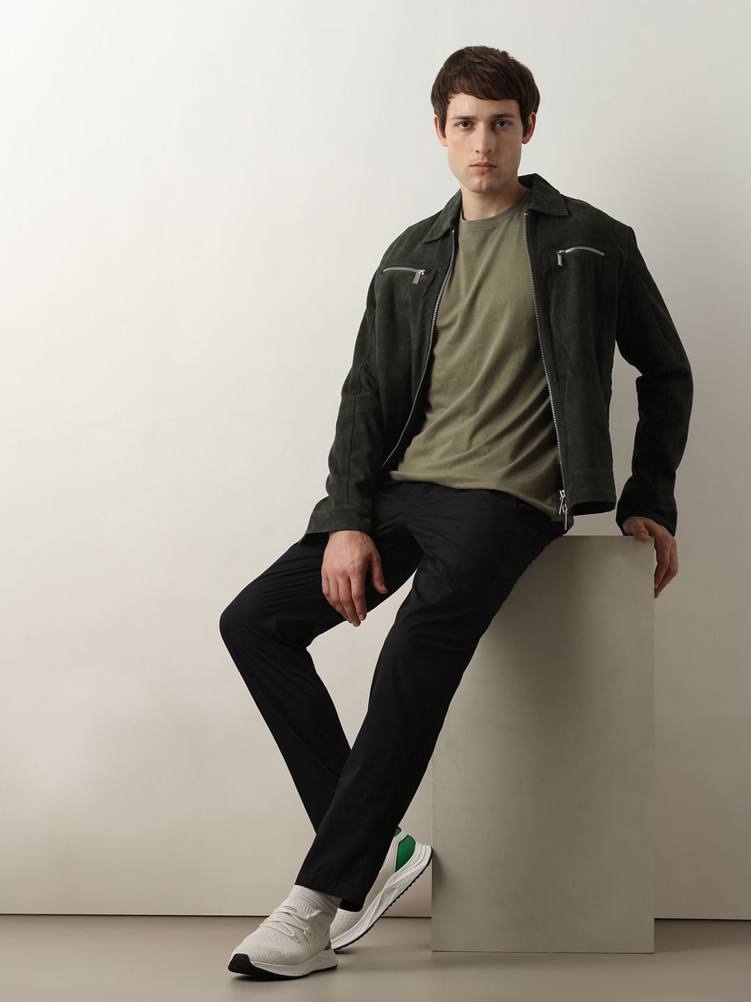 Black Mid Rise Straight Fit Pants