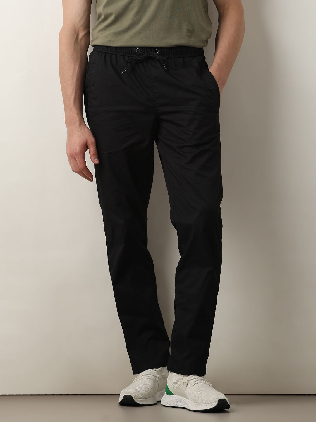 Black Mid Rise Straight Fit Pants