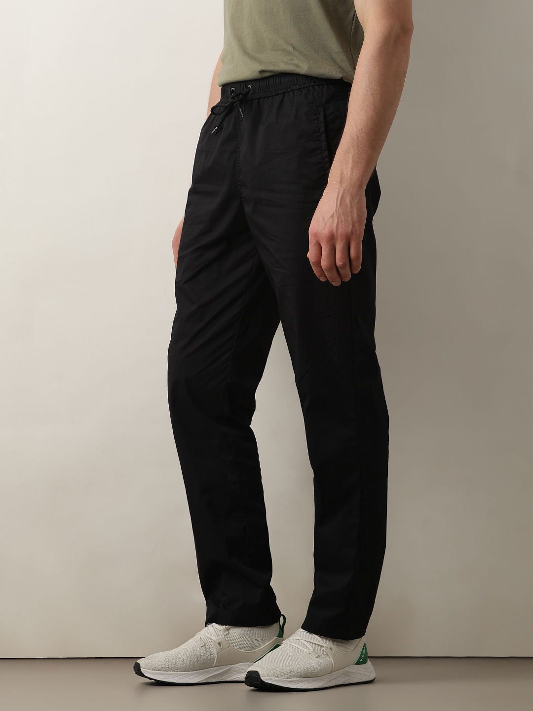 Black Mid Rise Straight Fit Pants