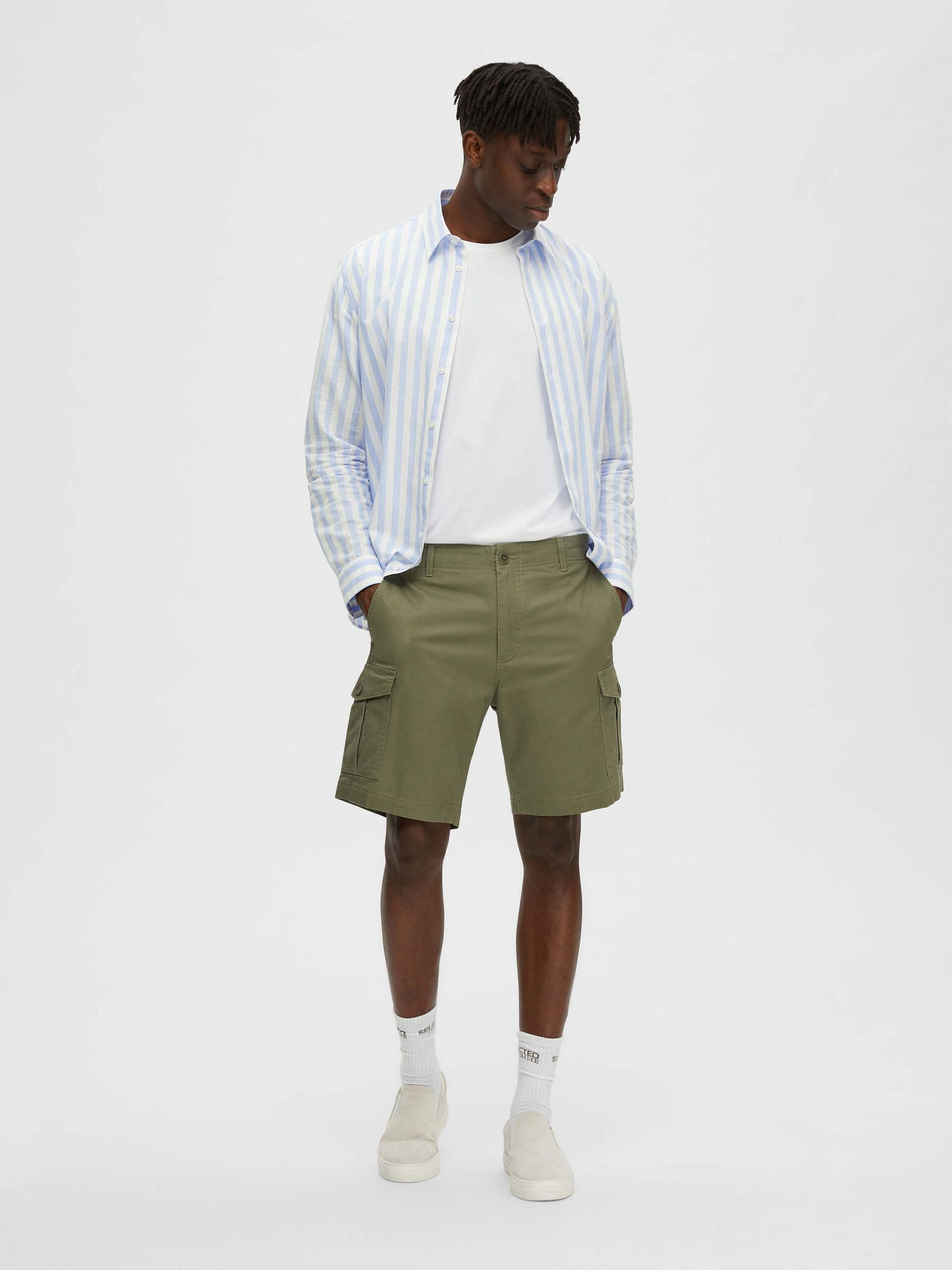 Green Mid Rise Cargo Shorts