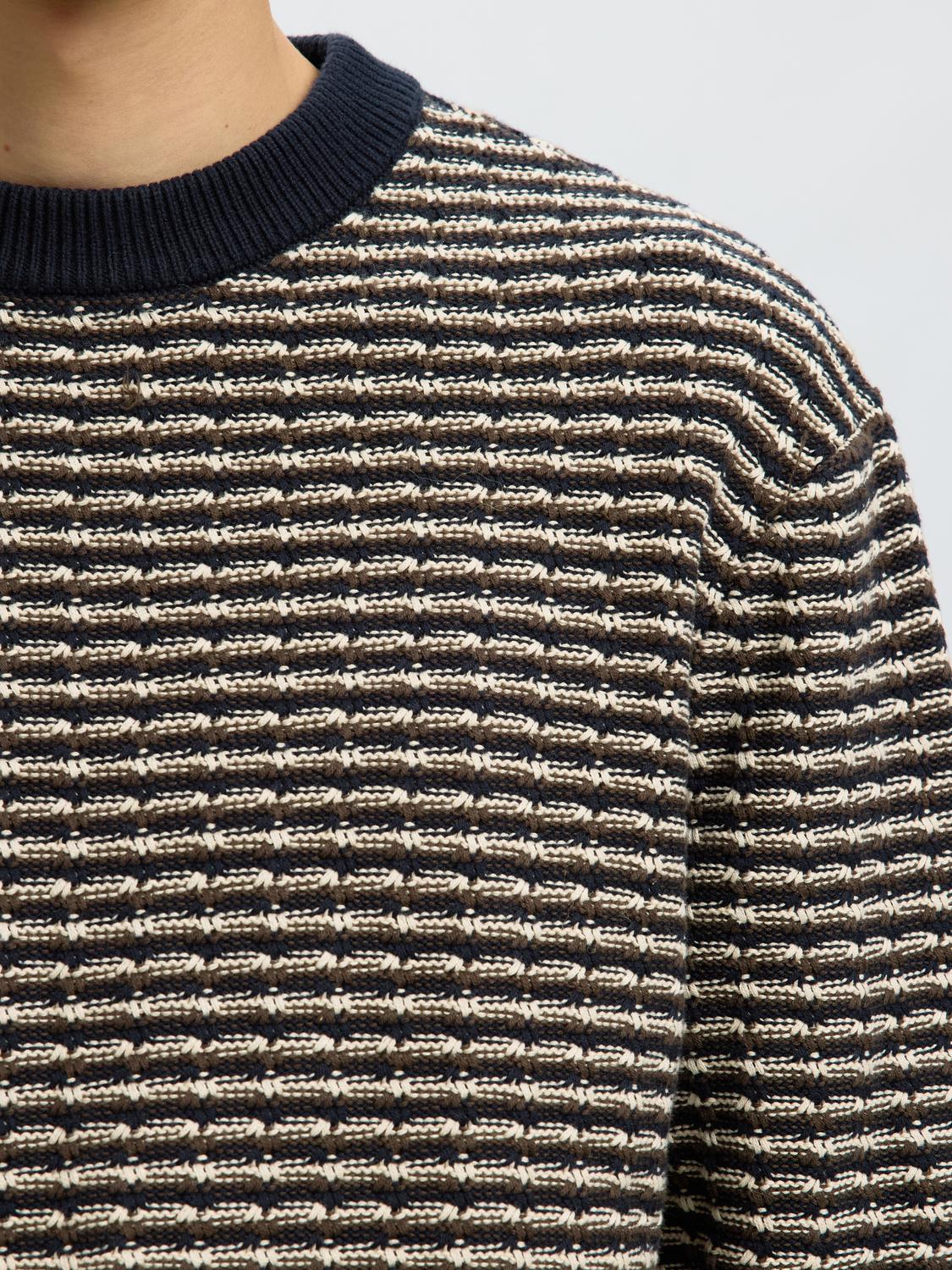 Printed Crew Neck Pullover