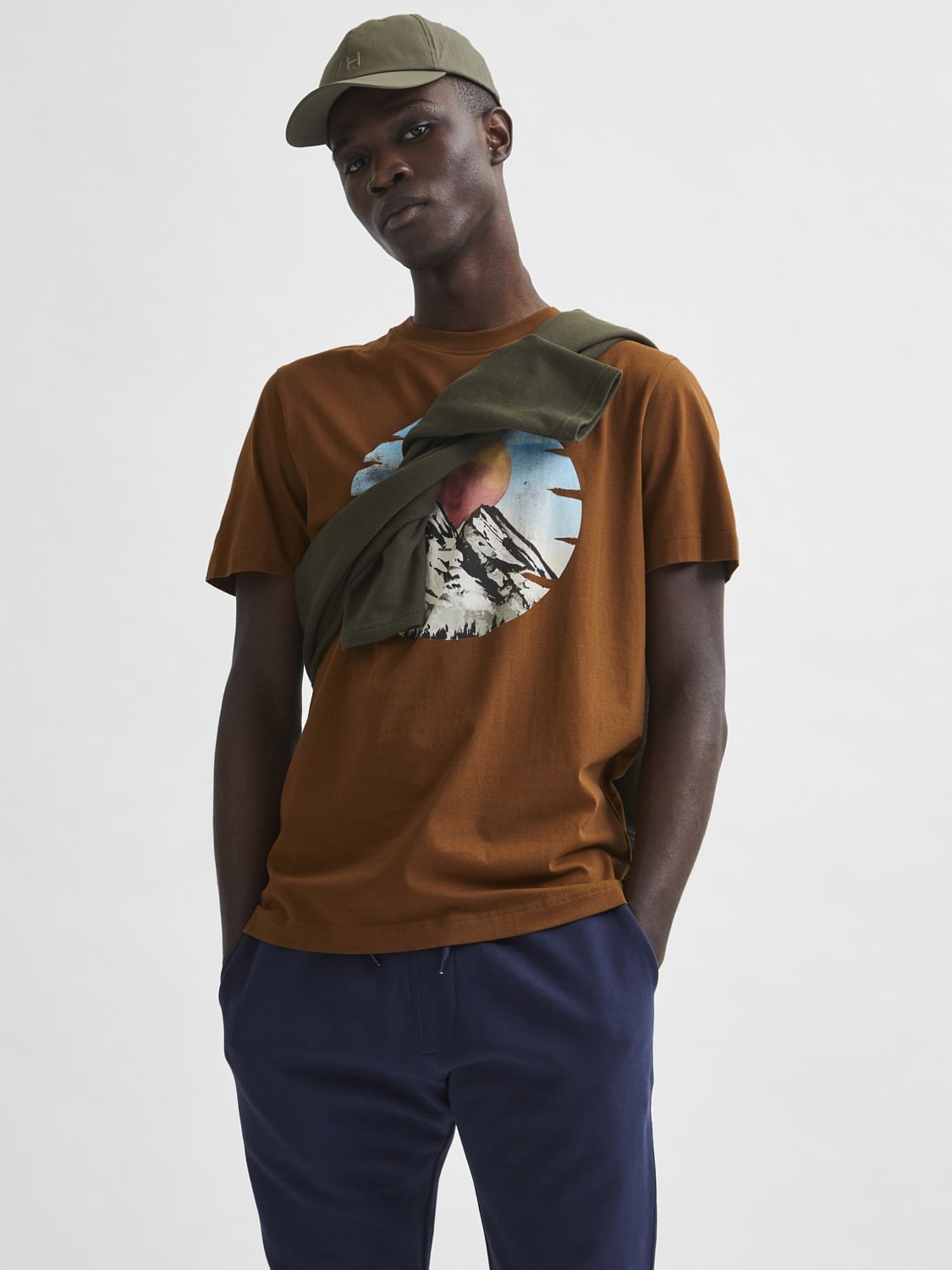 Brown Graphic Print Crew Neck T-Shirt