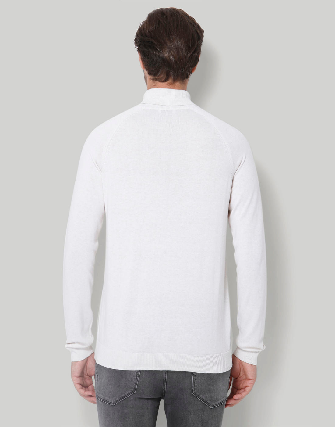 White Pullover