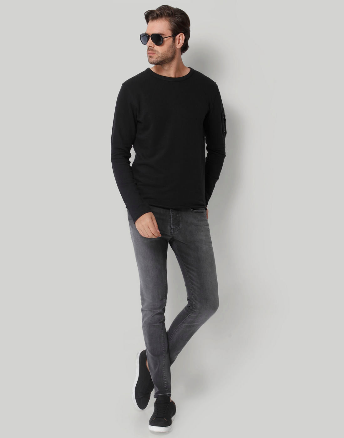 Black Pullover