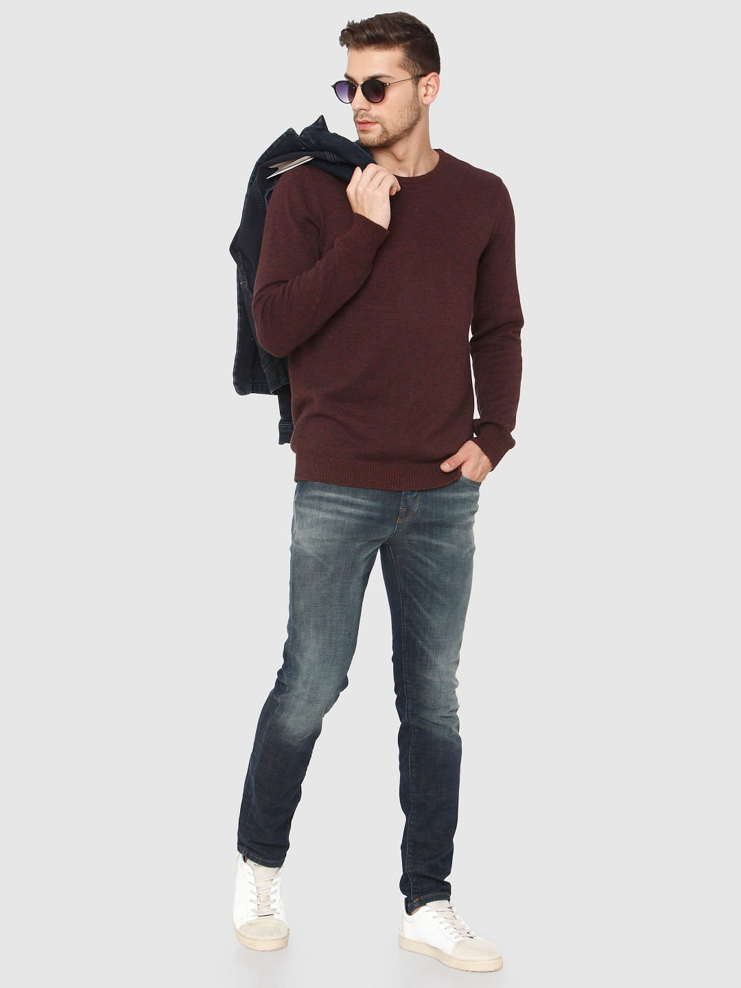 Red Pullover