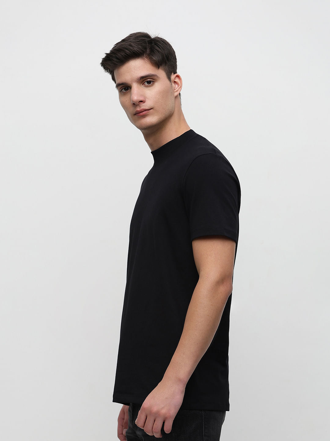 Black Solid Crew Neck T-shirt