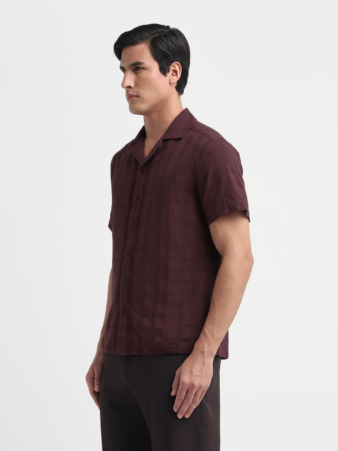 Resort Collar Embroidered Shirt