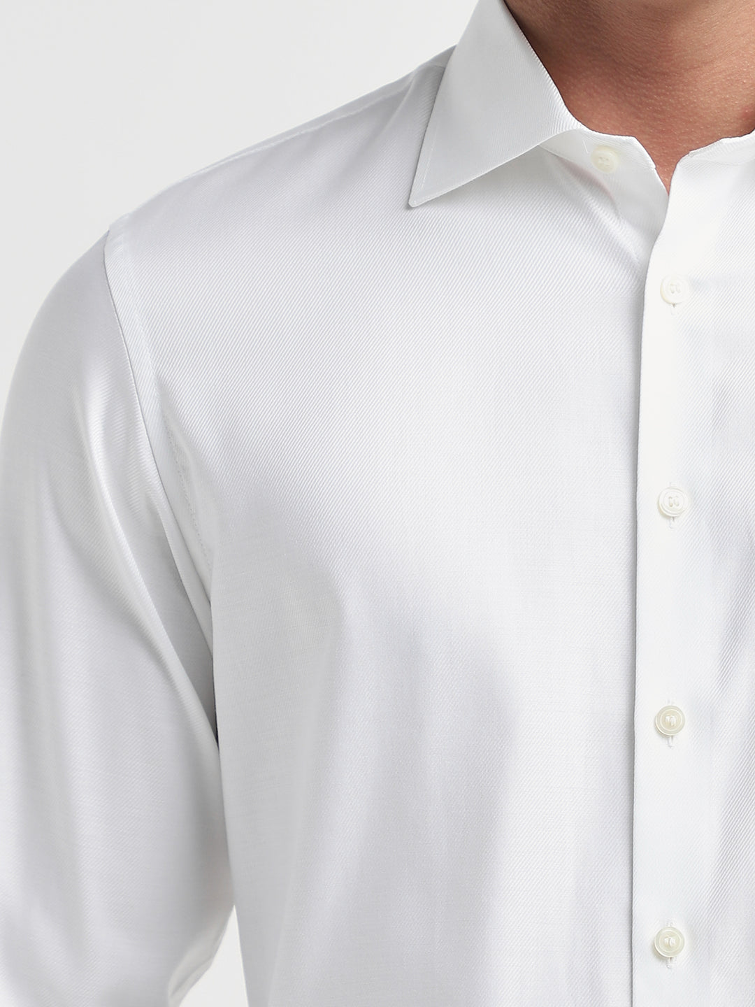 White Spread Collar Slim Fit Shirt
